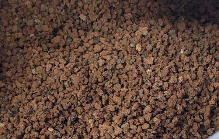 SKRw LAVA ROCK CASCALHO RED 3 A 5MM PCT 1 KG